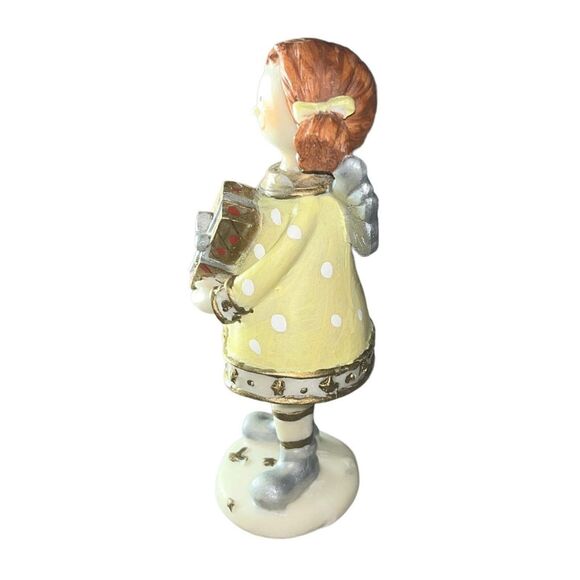 Hand-painted Ceramic Figurine Angel Little Girl w/ Pigtails & Wings Holding Gift - Picture 6 of 12